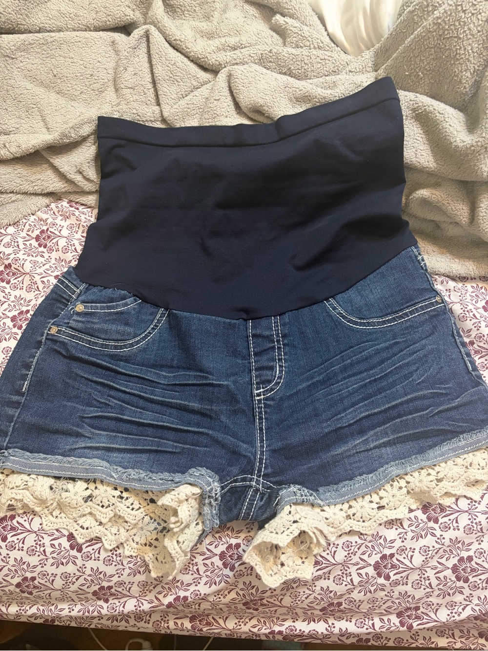Maternity shorts